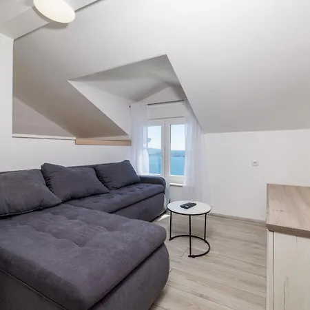 Nyaraló House Emma *